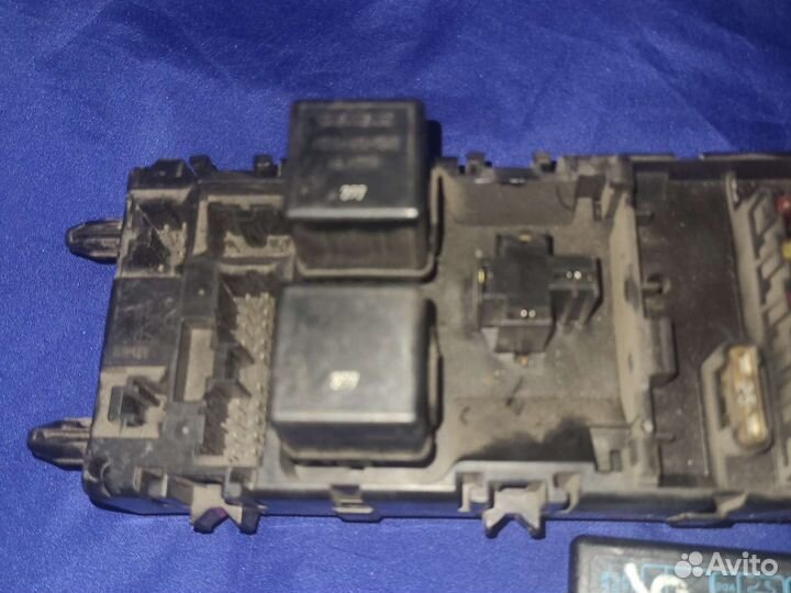 Блок предохранителей Mitsubishi Carisma Space Star