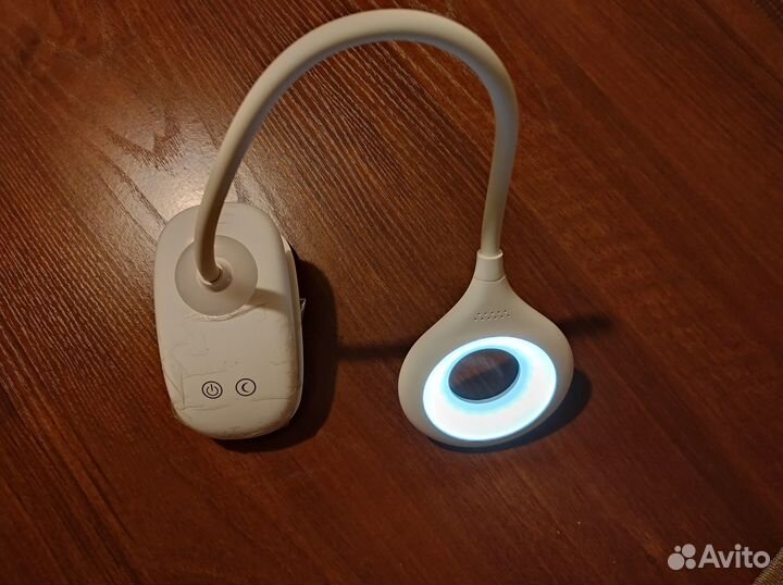 Лампа настольная диодная на гибкой ножке прищепкой