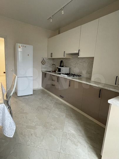 2-к. квартира, 60 м², 1/9 эт.