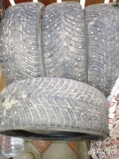 Nokian Tyres Hakkapeliitta 8 215/60 R16