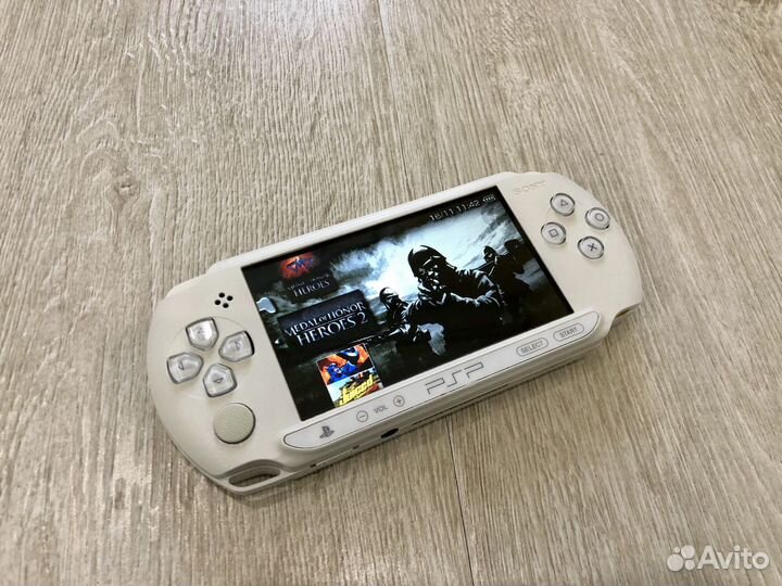 Sony PSP 1008 Street\White\Прошита\27 Игр