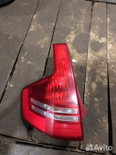 Задний левый фонарь Ситроен С4 седан