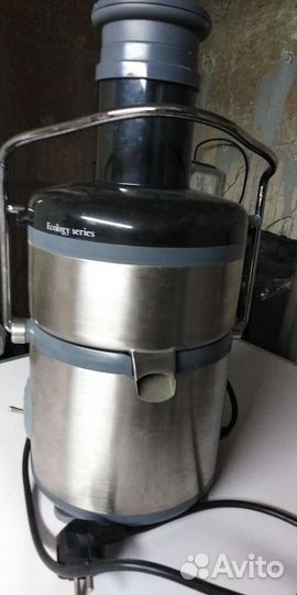 Соковыжималка Редмонд, рабочая