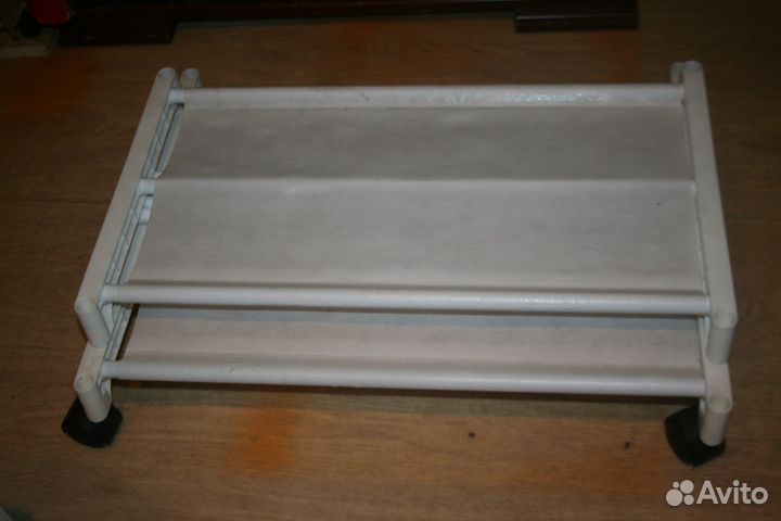 Журнальный столик на колесах