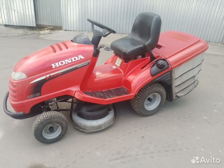 Садовый трактор райдер Honda 2315