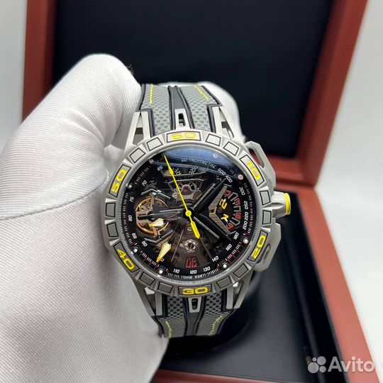 Часы roger dubuis