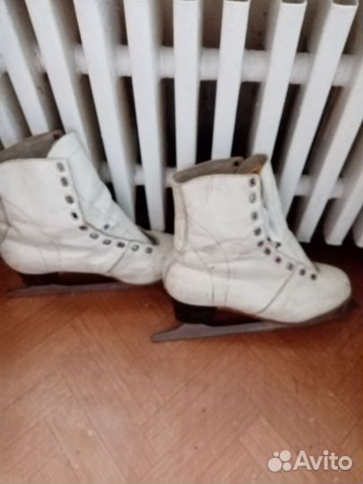 Коньки фигурные для девочки