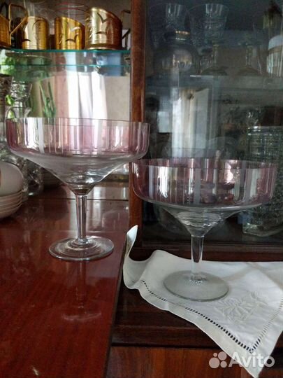 Бокалы и штоф, хрусталь