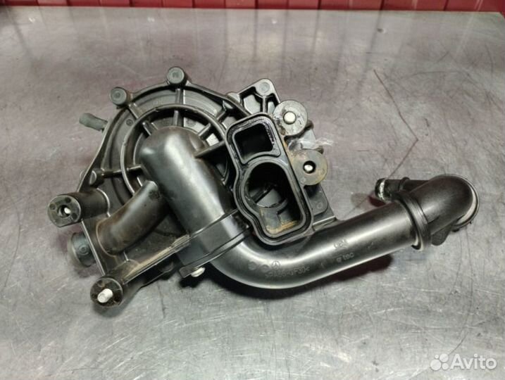 Помпа Mercedes C-Class W204 OM651 2.2 CDI 2009