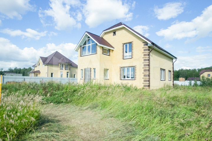 Дом 182 м² на участке 15 сот.