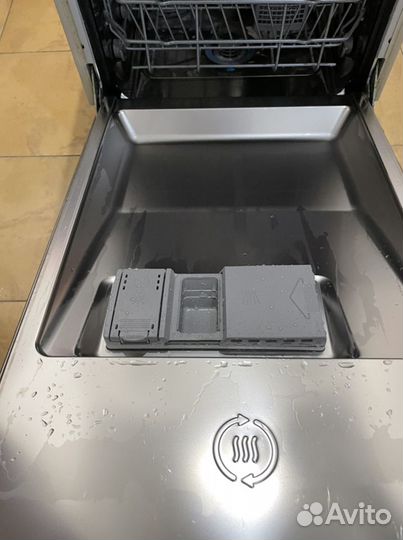 Встраиваемая посудомоечная машина