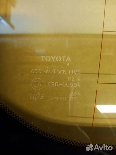 Стекло правое багажного отсека Тойота LC 200 2017