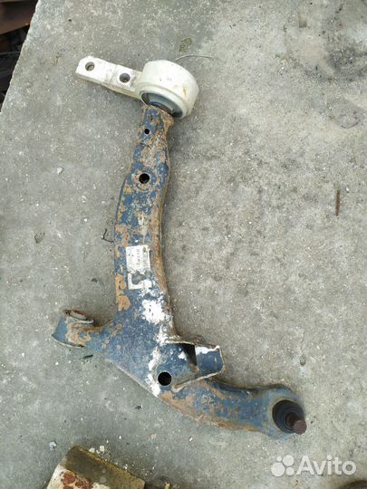 Рычаг передний левый правый Nissan Teana J31