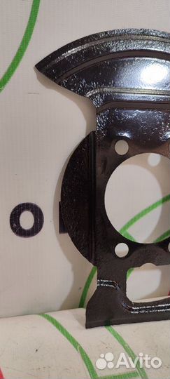 Пыльник тормозного диска передний правый Nissan