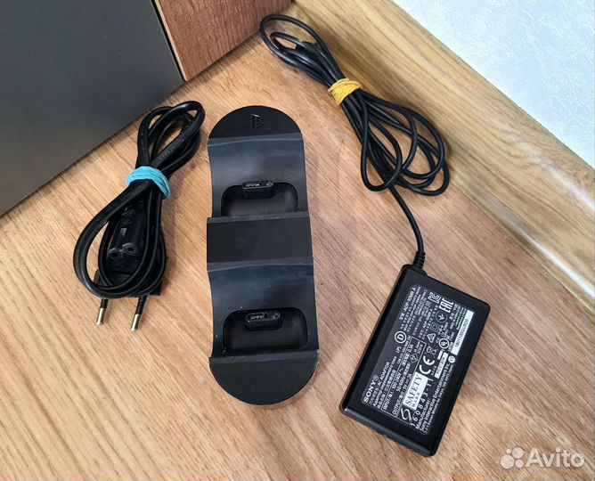 Зарядная станция геймпадов Ps4 оригинал