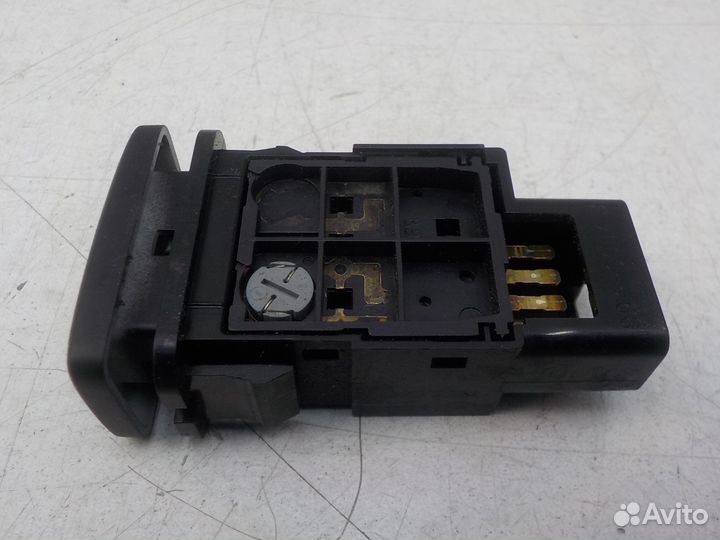 Кнопка на Lexus IS250-IS350