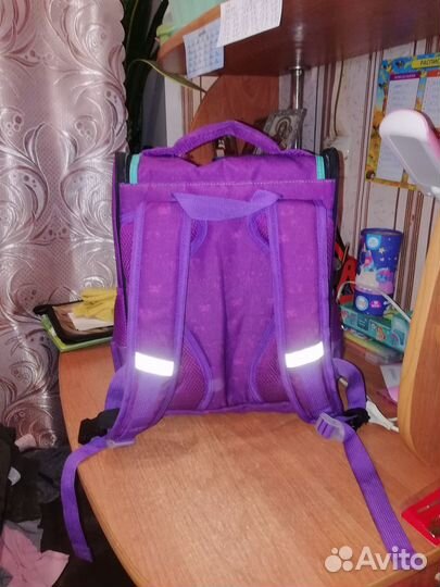 Школьный рюкзак, портфель