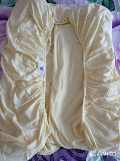 Простынь на резинке 160 200