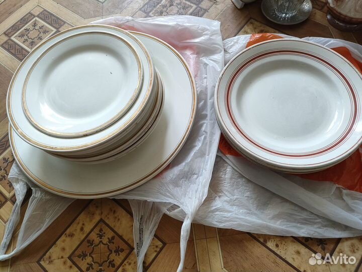 Набор тарелок