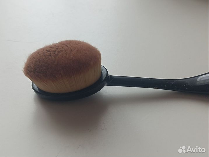 Кисть для макияжа для нанесения кремовых текстур