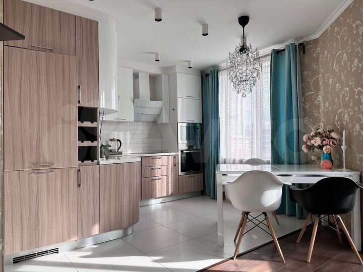 2-к. квартира, 60 м², 25/27 эт.