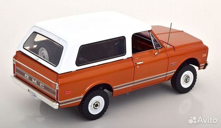1/18 1971 GMC Jimmy оранж/белый acme