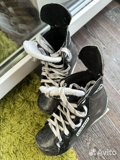 Хоккейные коньки bauer