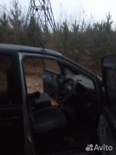 Nissan Prairie 2.0 AT, 1989, 140 000 км