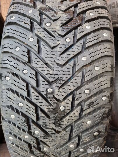 Nokian Tyres Hakkapeliitta 8 215/60 R16 99T
