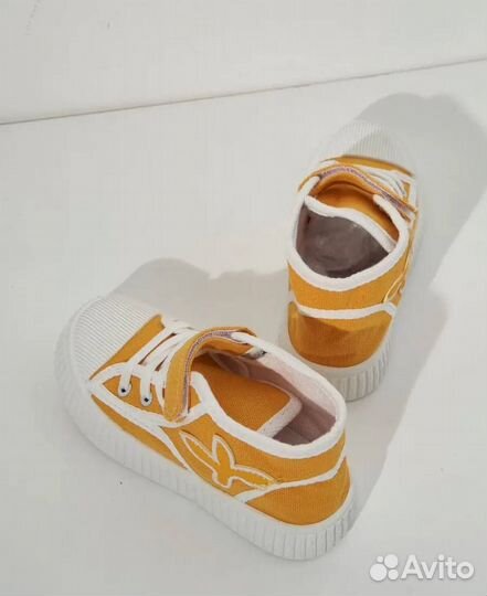 Кроссовки детские