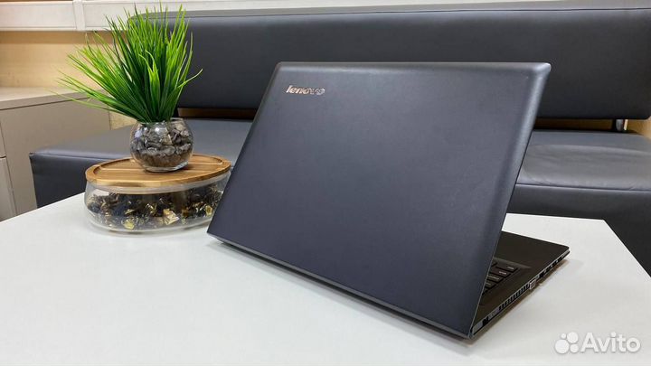 Ноутбук Lenovo 16