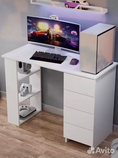 Компьютерный стол