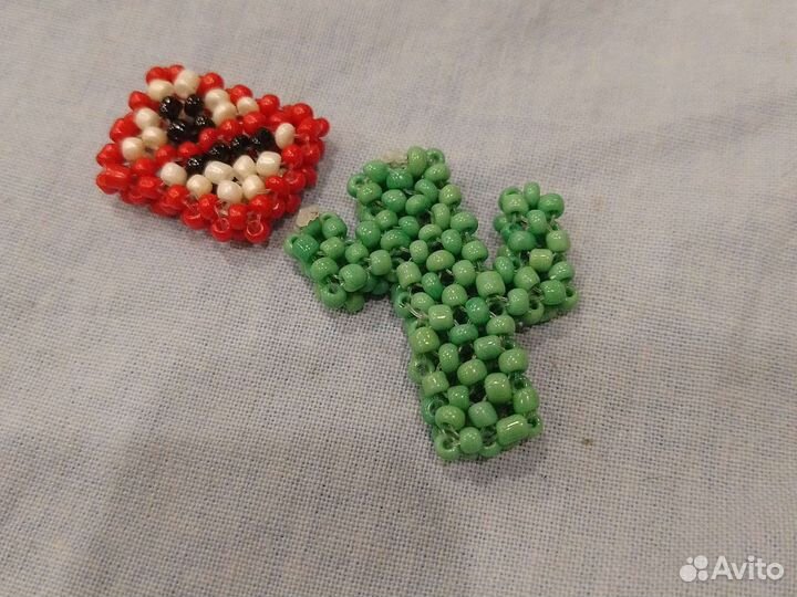 Фигурка кактуса.Фигурка зачëркнутого сердца