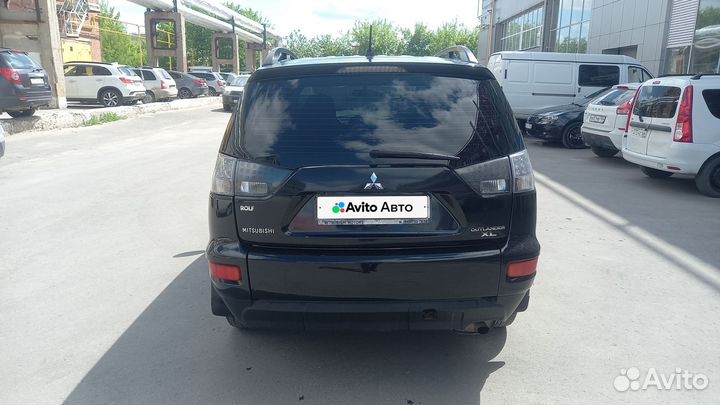 Mitsubishi Outlander 2.0 МТ, 2010, 200 000 км