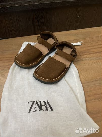Сандалии zara