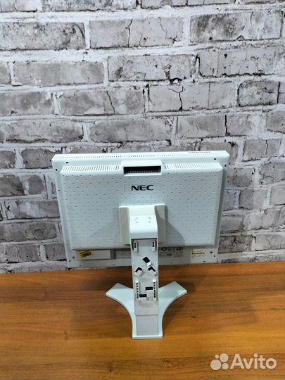 Монитор NEC 21 диагональ