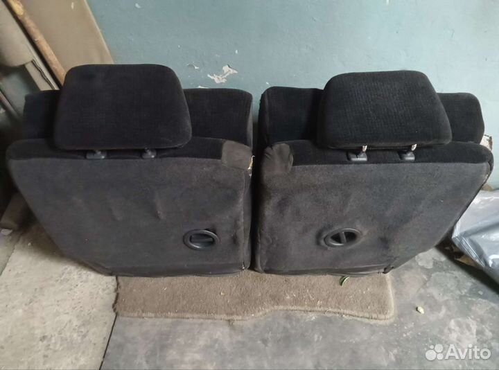 Сиденье третьего ряда