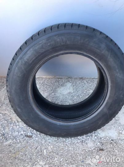 Kumho I'Zen KW15 215/65 R16