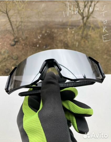 Спортивные очки зеркальные солнцезащитные чёрные