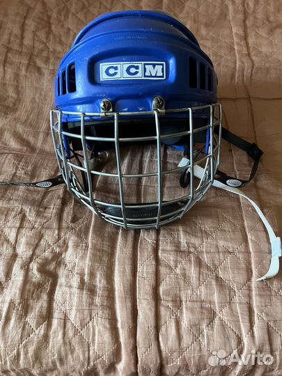Хоккейный шлем