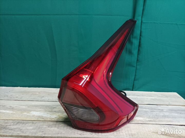 Фонарь правый Eclipse Cross