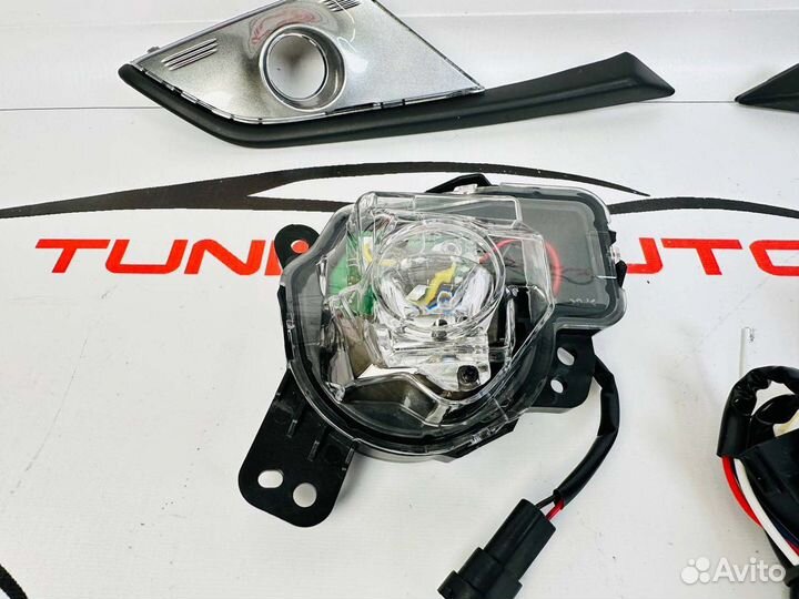 Противотуманные фары Mitsubishi Outlander U0070