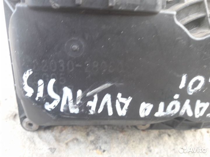 22030-28050 Дросельная заслонка Toyota