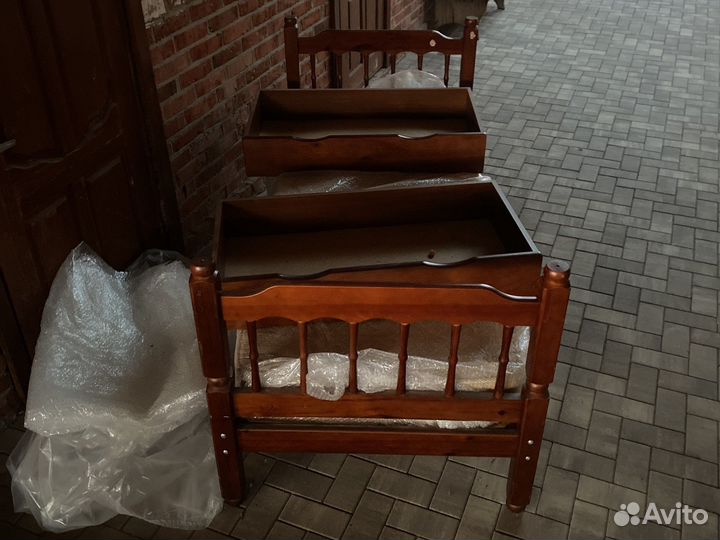 Двухъярусная кровать