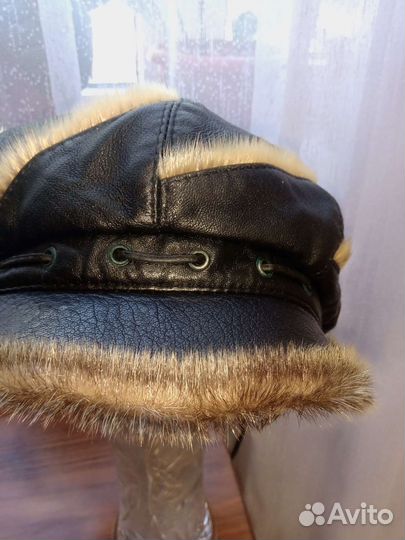 Кепка кожаная женская