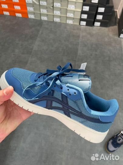 Кроссовки asics