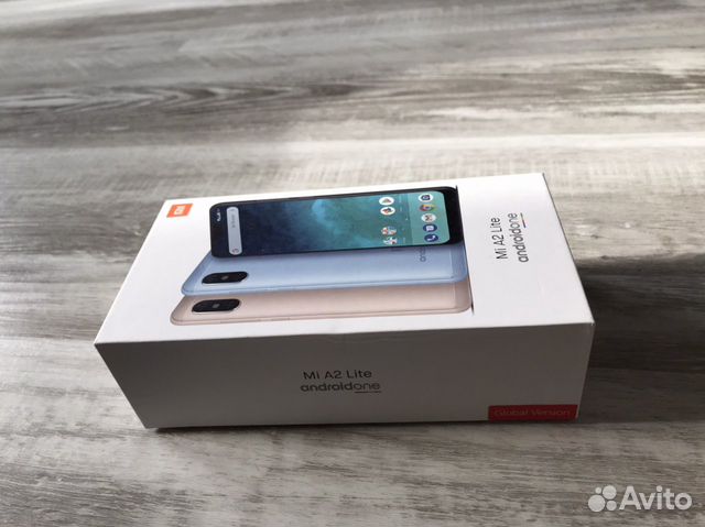 Коробка от Xiaomi Mi2, белого цвета
