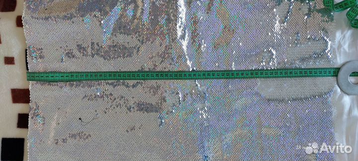 Отрез ткани с пайетками
