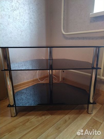 Стеклянная тумба под тв