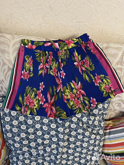 Шорты Tommi Hilfiger и сарафан Benetton